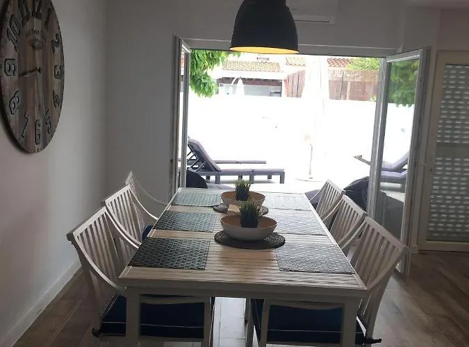 Marina Village Semesterbostad *